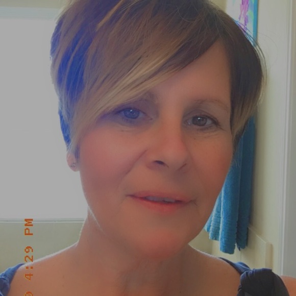 Meet your Posher, Beth - Picture 1 of 1